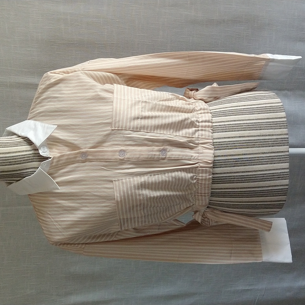 Crop top long sleeve button down shirt size small